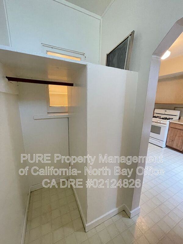 33 27th St - Photo 6 of 12