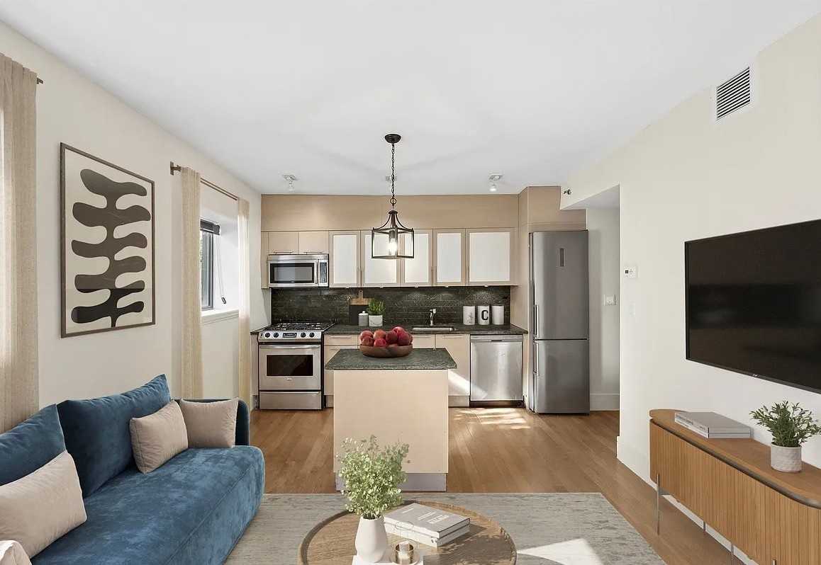 120 Greenwich St - Photo 3 of 6