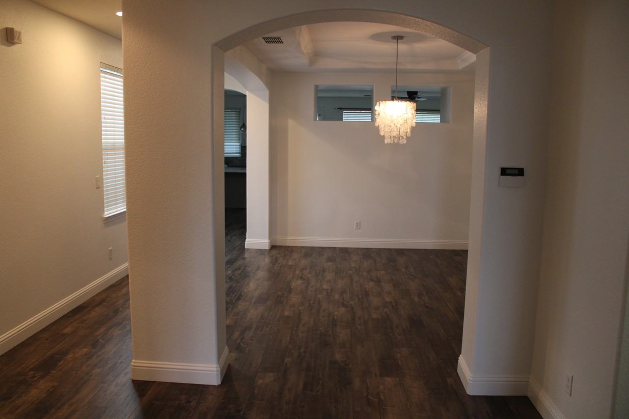 7704 Rosehall Dr - Photo 3 of 22