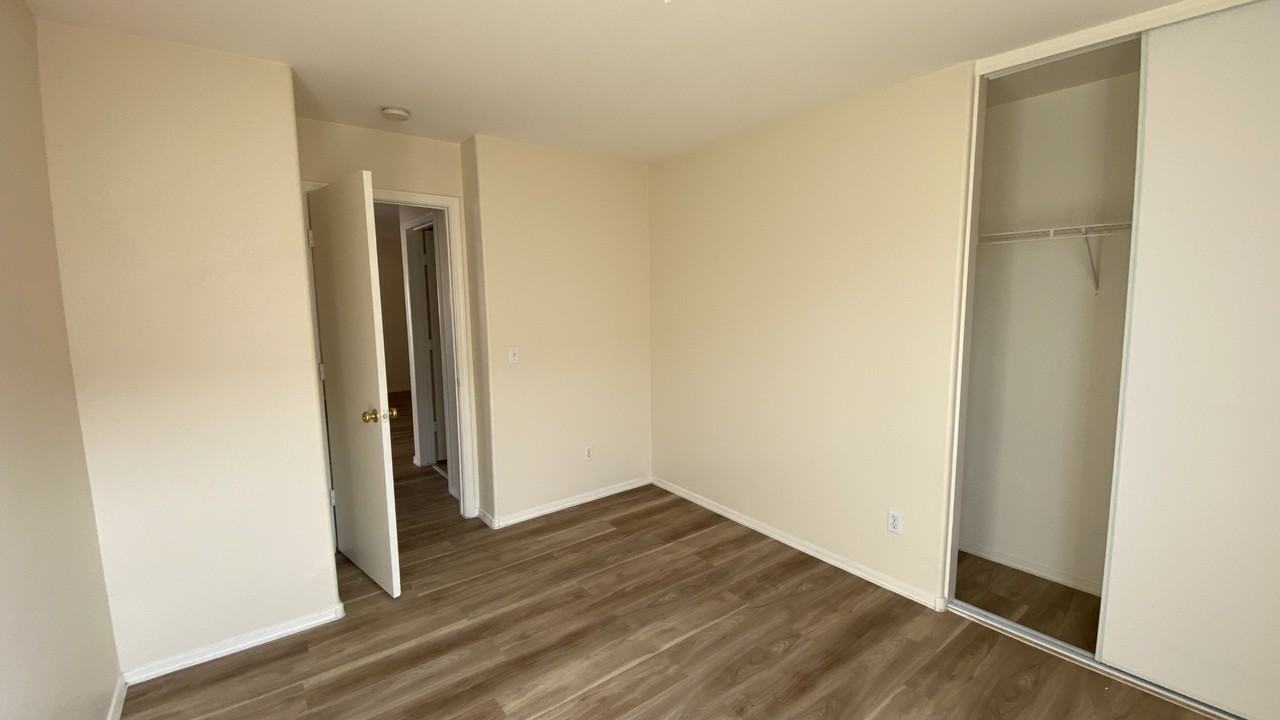 3310 S 66th Ln - Photo 7 of 11