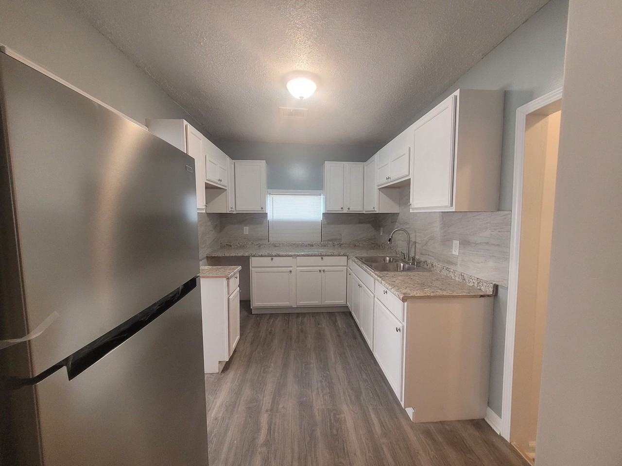 2112 Stella St - Photo 7 of 7