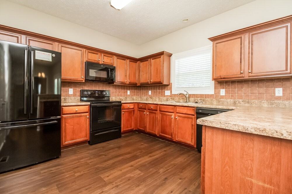 1733 Kinsale Ave - Photo 6 of 16