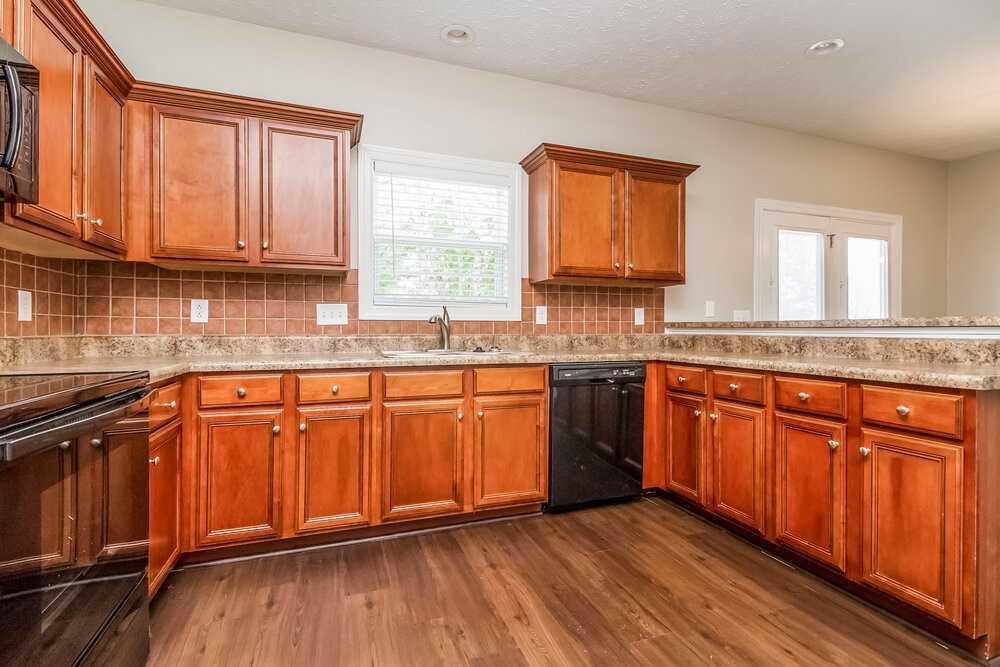 1733 Kinsale Ave - Photo 7 of 16