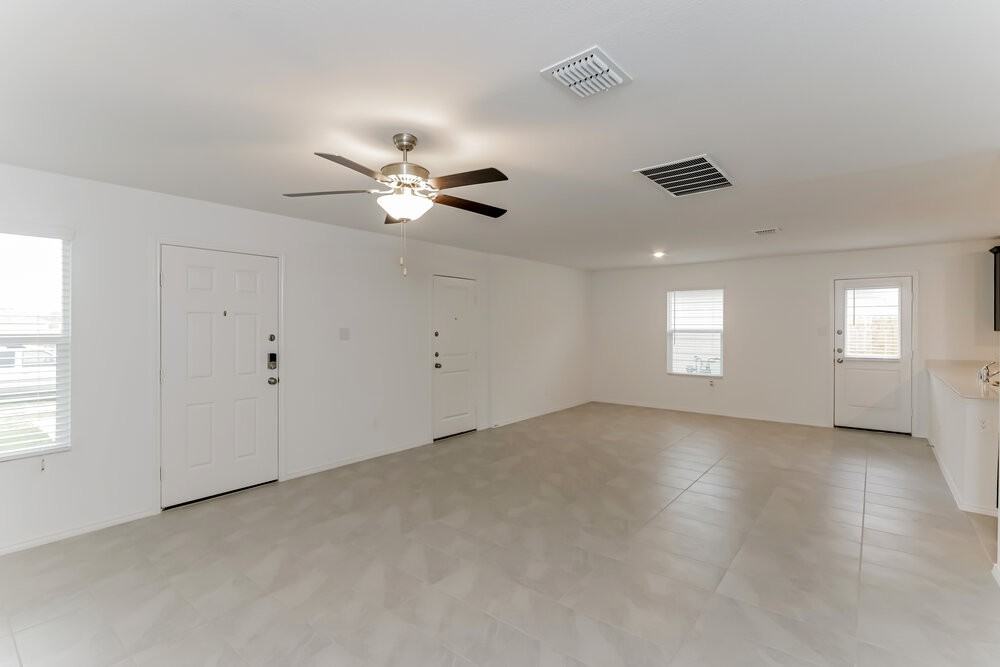 3323 Beckwith Way - Photo 5 of 16