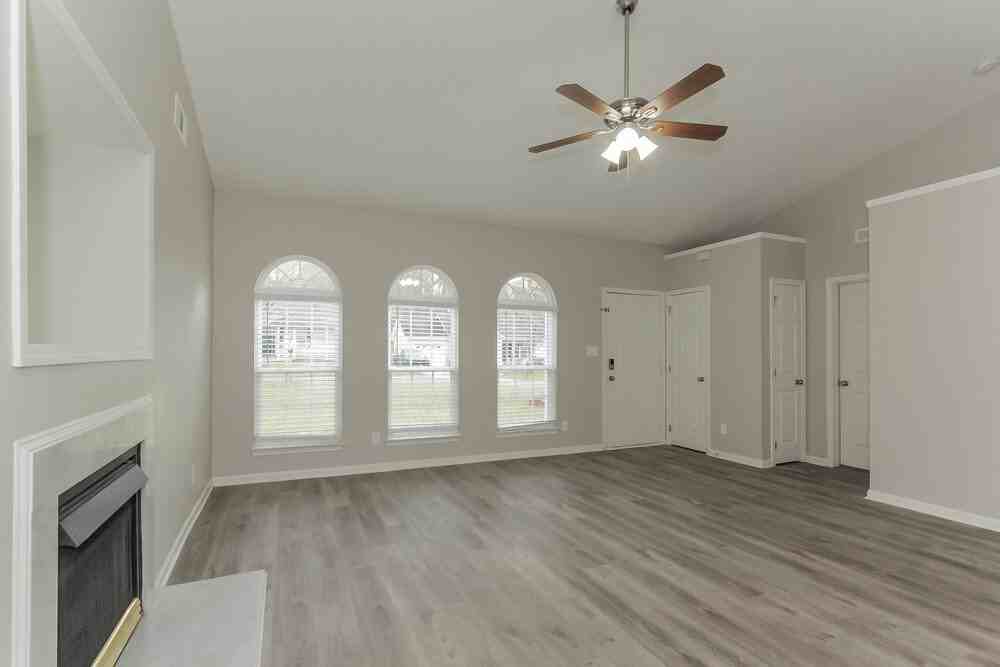 7218 Kavan Hunter Dr - Photo 5 of 16