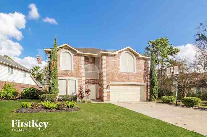 18206 Bluewater Cove Dr - Photo 2 of 15