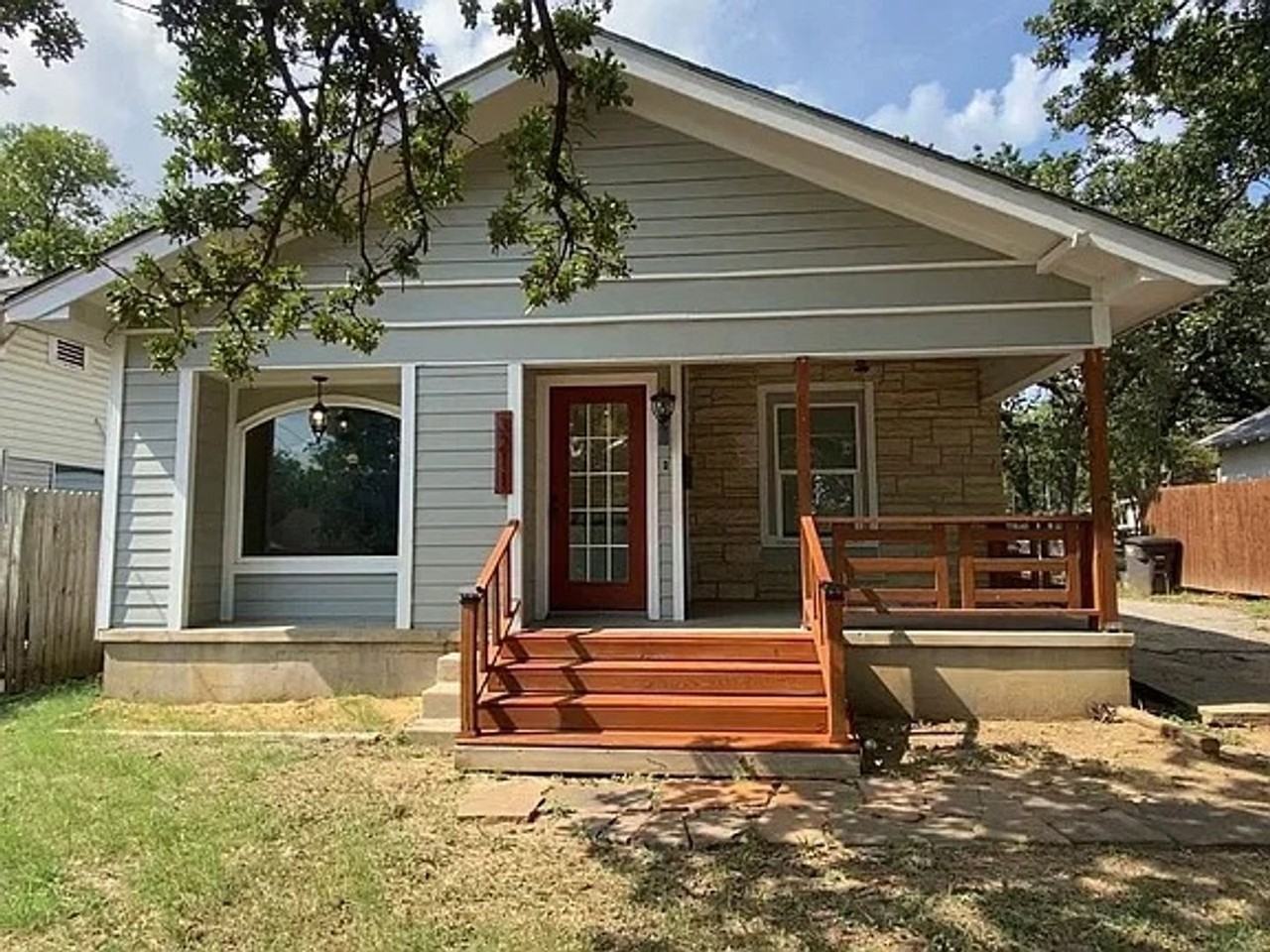 3211 Montague St - Photo 2 of 14