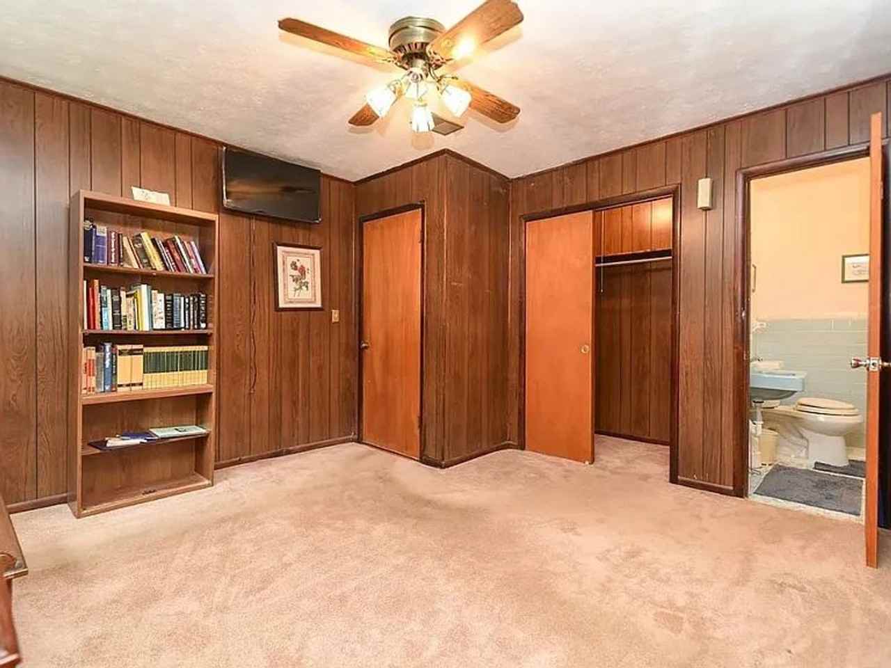 71 Robinson Dr - Photo 2 of 8