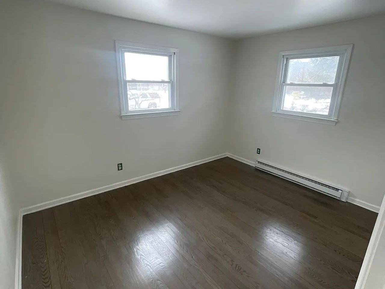 443 Manor Ave - Photo 2 of 8