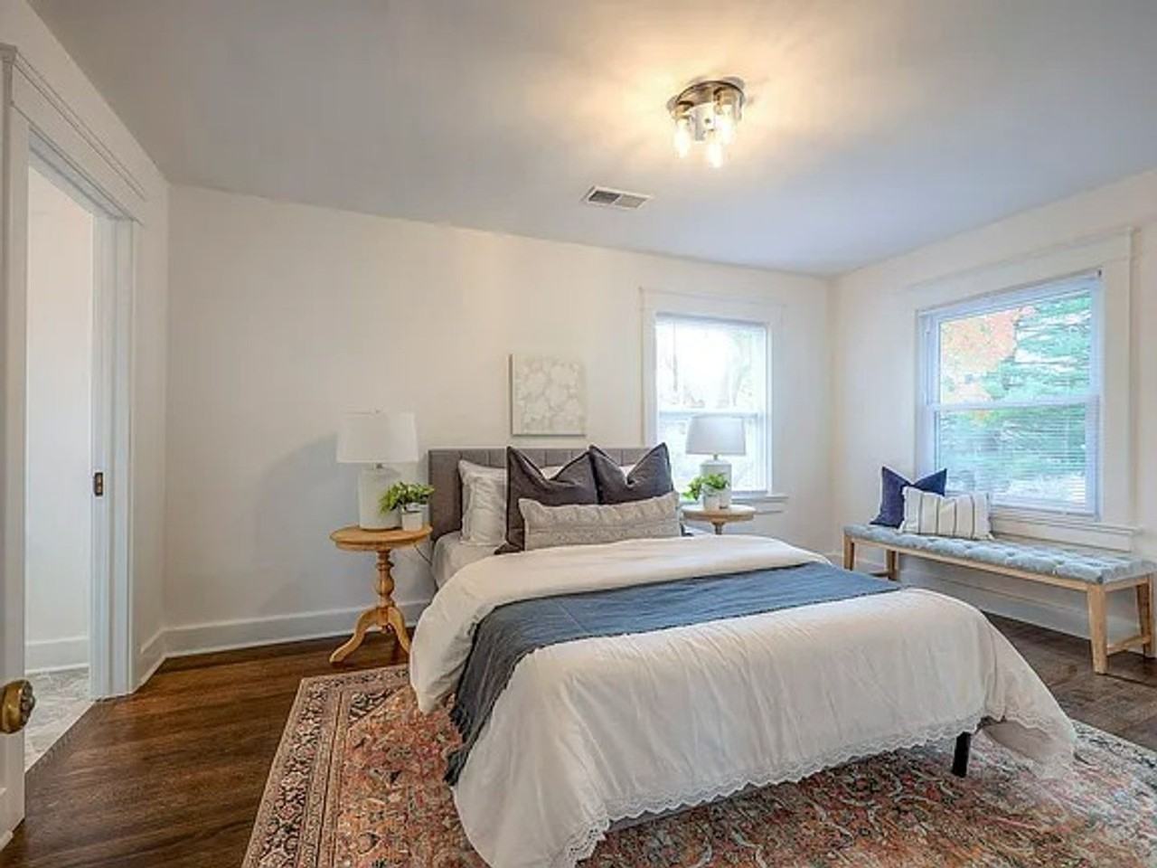 116 W 61st Ter - Photo 3 of 11