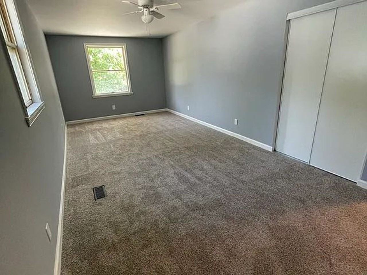 253 Spruce Ave - Photo 3 of 12