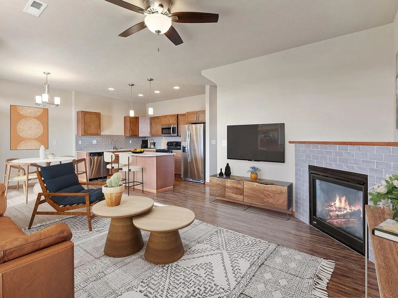 8665 N Farmdale St - Photo 2 of 15