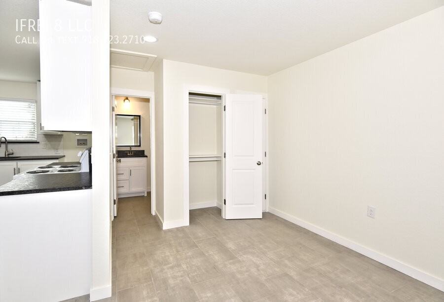 208 1/2 E Young Pl - Photo 3 of 13