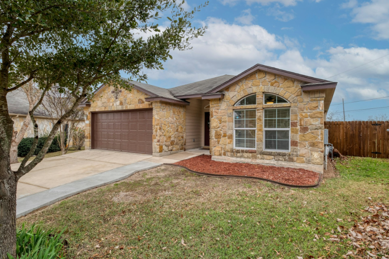 1012 Estival Dr - Photo 4 of 31