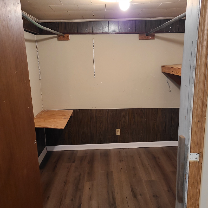 2300 W Jefferson St - Photo 6 of 20