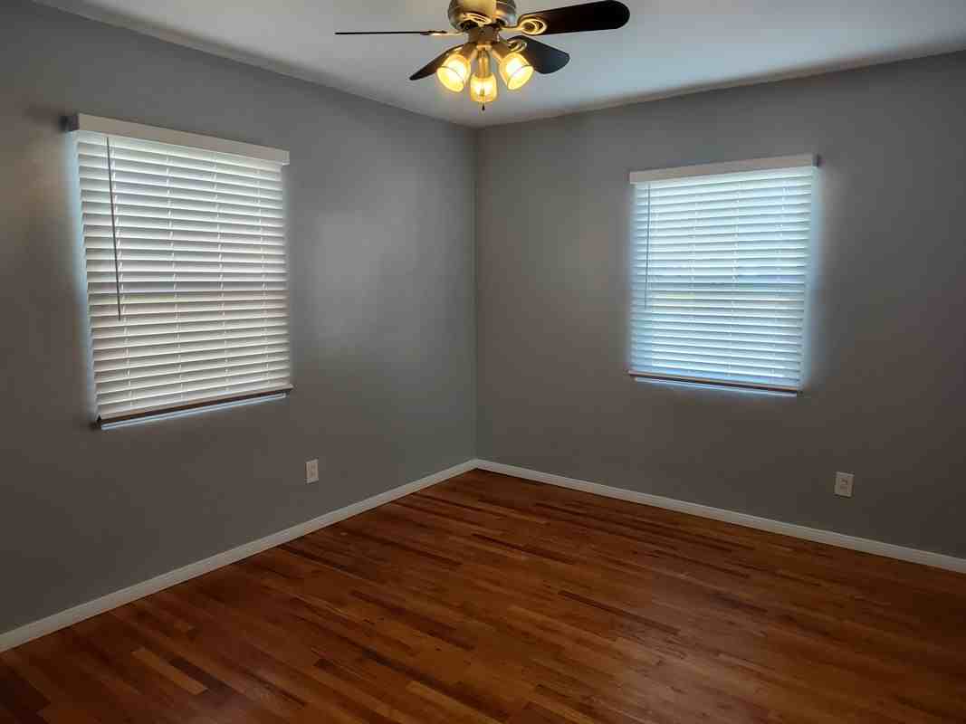 4927 Hawley Blvd - Photo 3 of 6