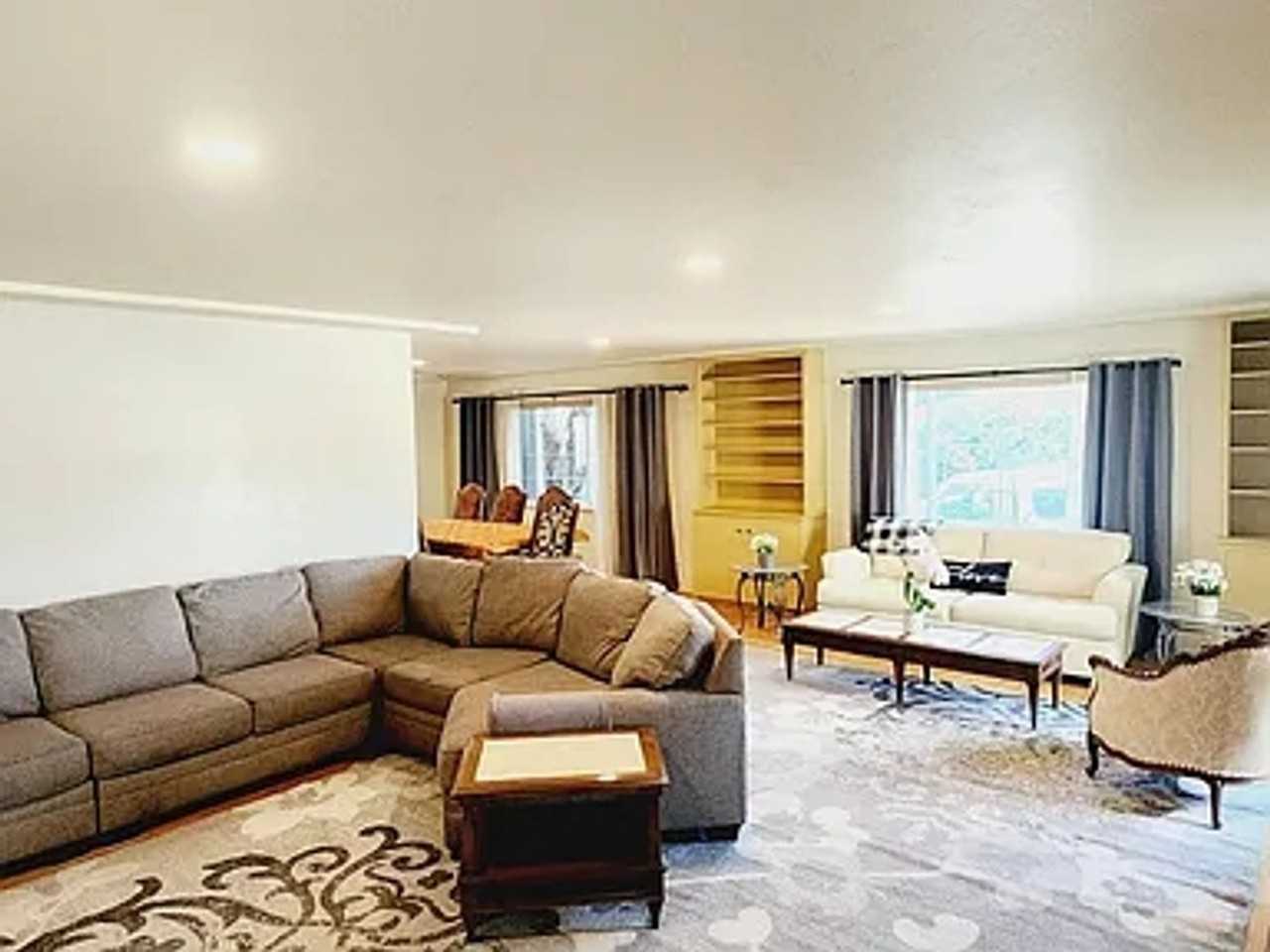 1305 Dakota St Ne - Photo 2 of 38