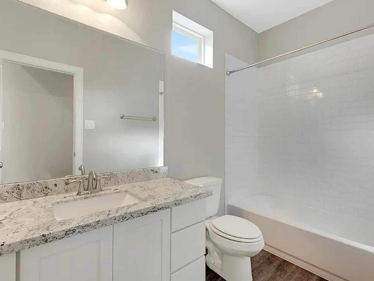 1204 3rd St - Photo 3 of 13