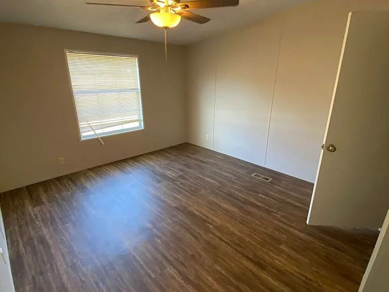 111 Pecan Grove Blvd - Photo 3 of 13