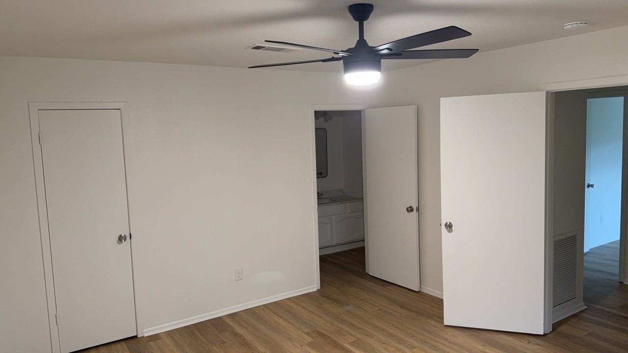 1175 Park Meadow Dr #NA - Photo 3 of 10