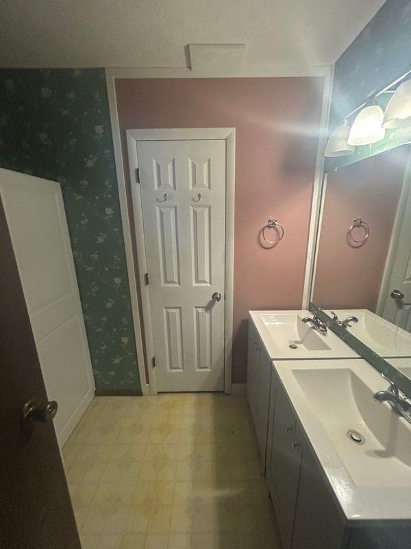 1423 S 3rd St - Photo 3 of 12