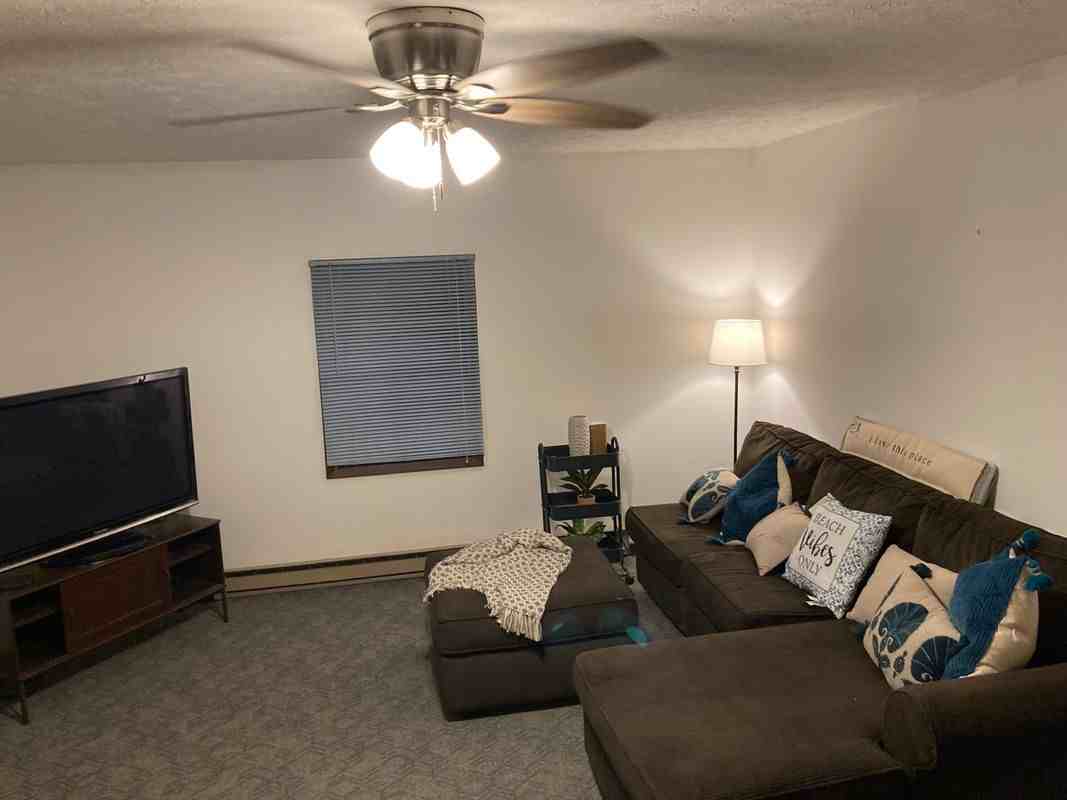 1423 S 3rd St - Photo 6 of 12