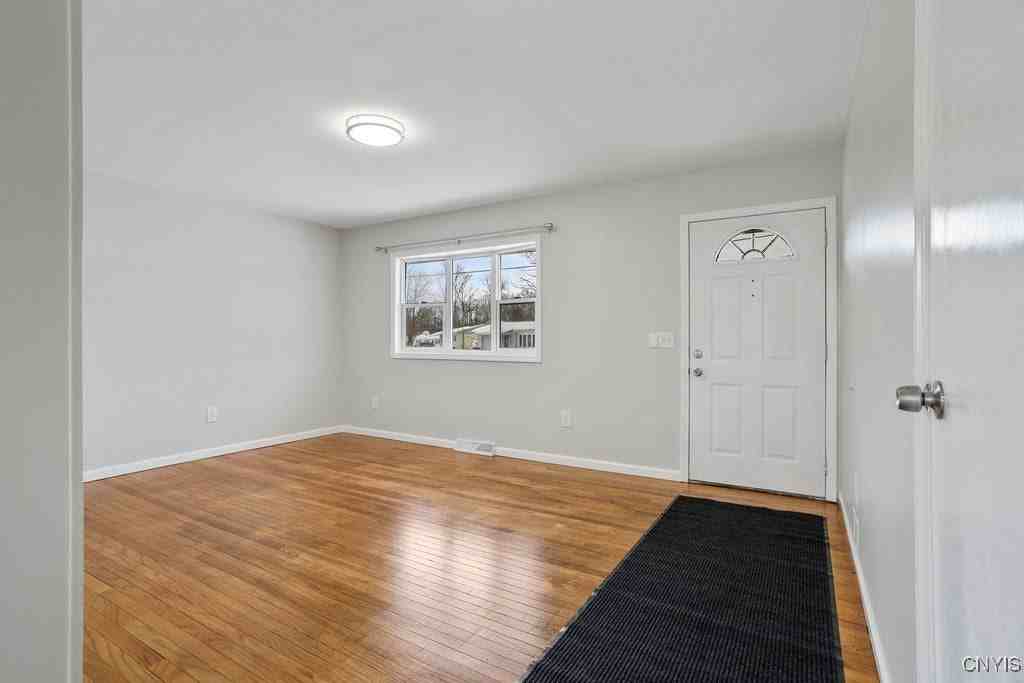 7867 Lancewood Dr - Photo 4 of 39