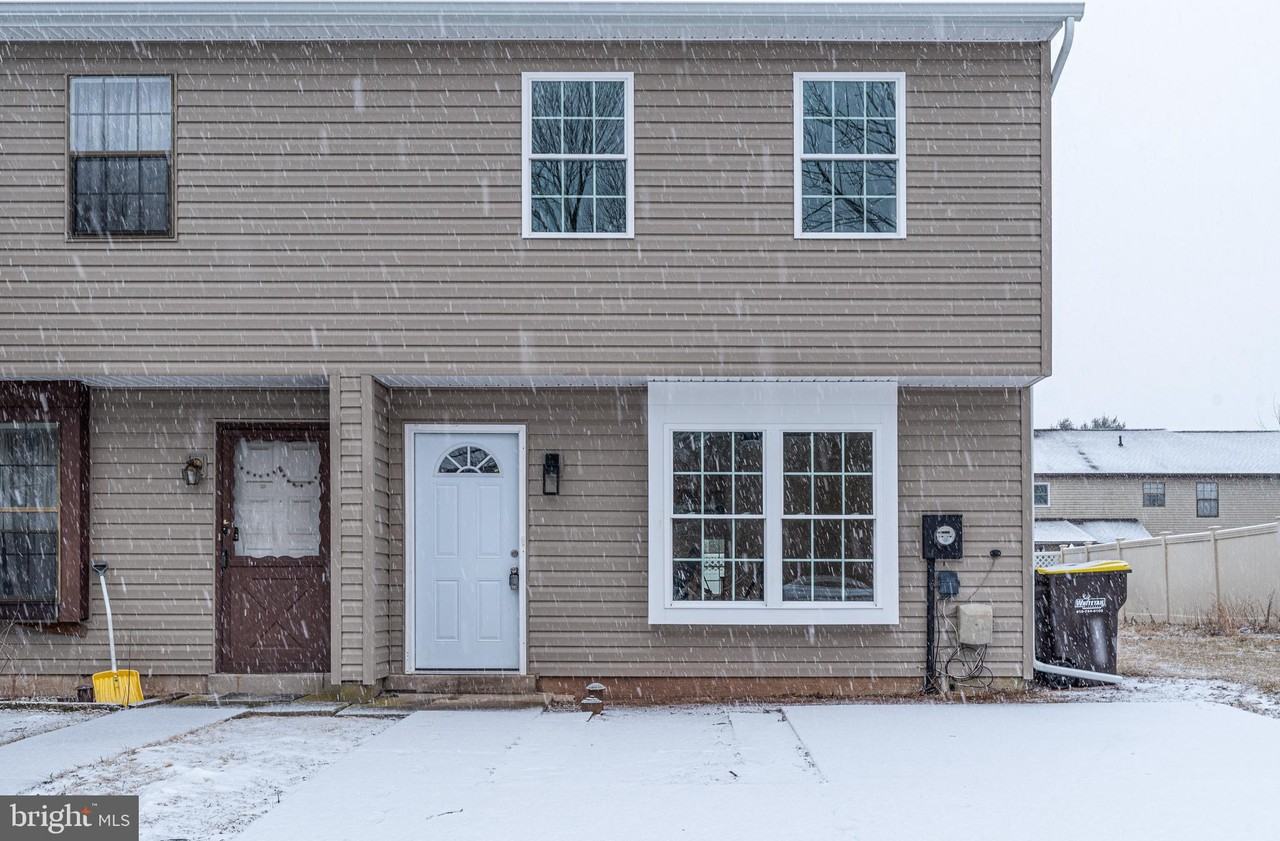 212 Cedar Dr - Photo 2 of 24