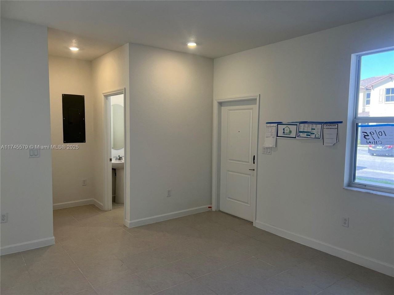 2847 Se 25th Rd - Photo 4 of 37