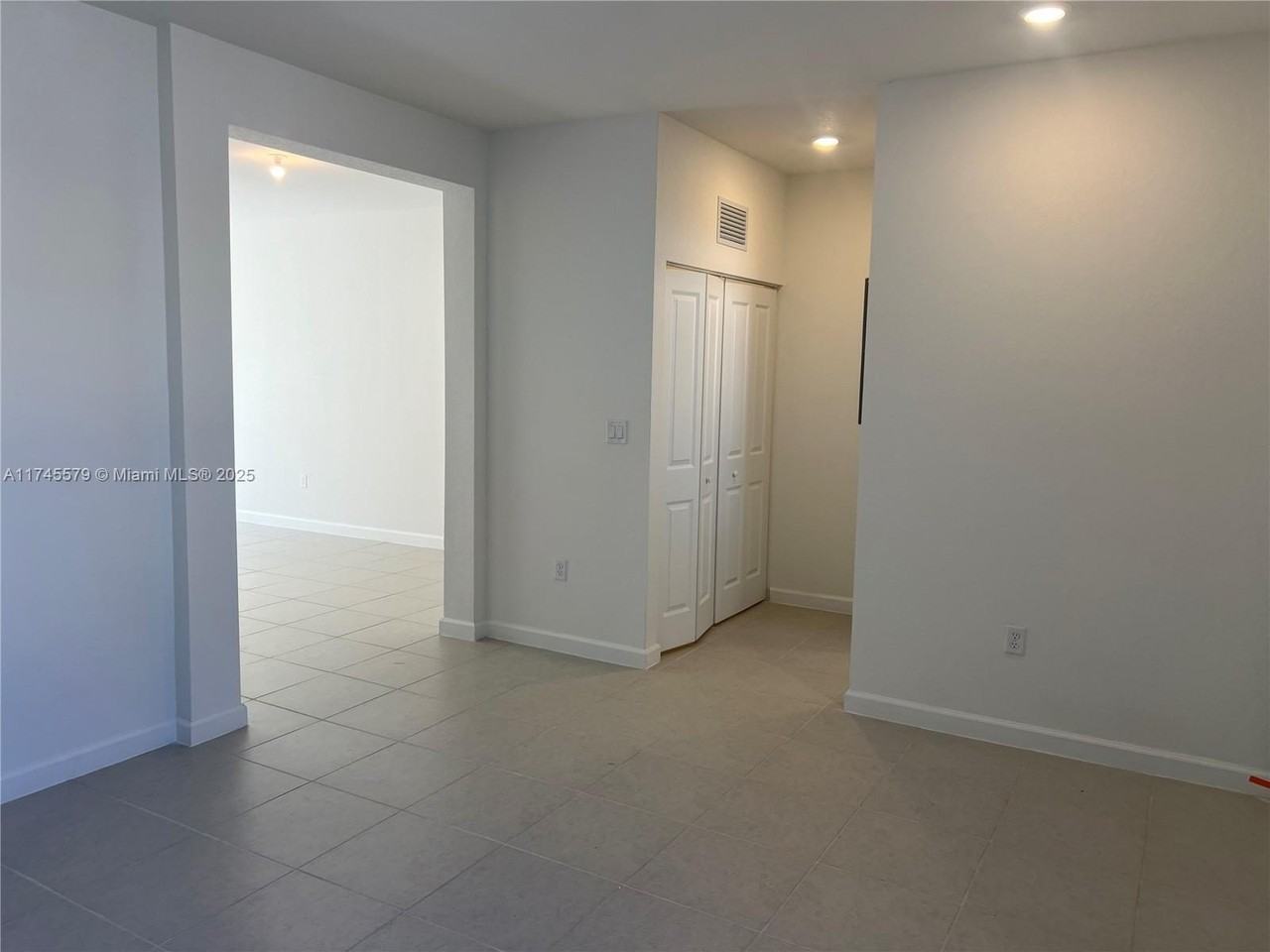 2847 Se 25th Rd - Photo 7 of 37