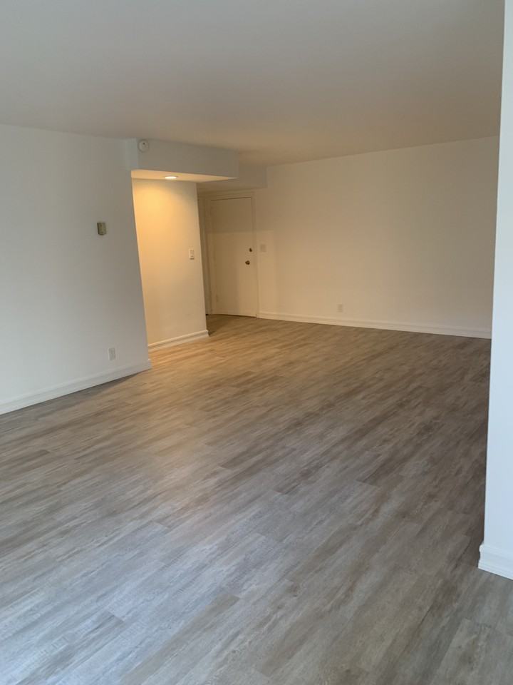 Cosmopolitan on Kings - Photo 6 of 11