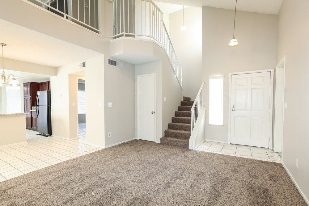 4421 Mcbride Dr - Photo 3 of 19