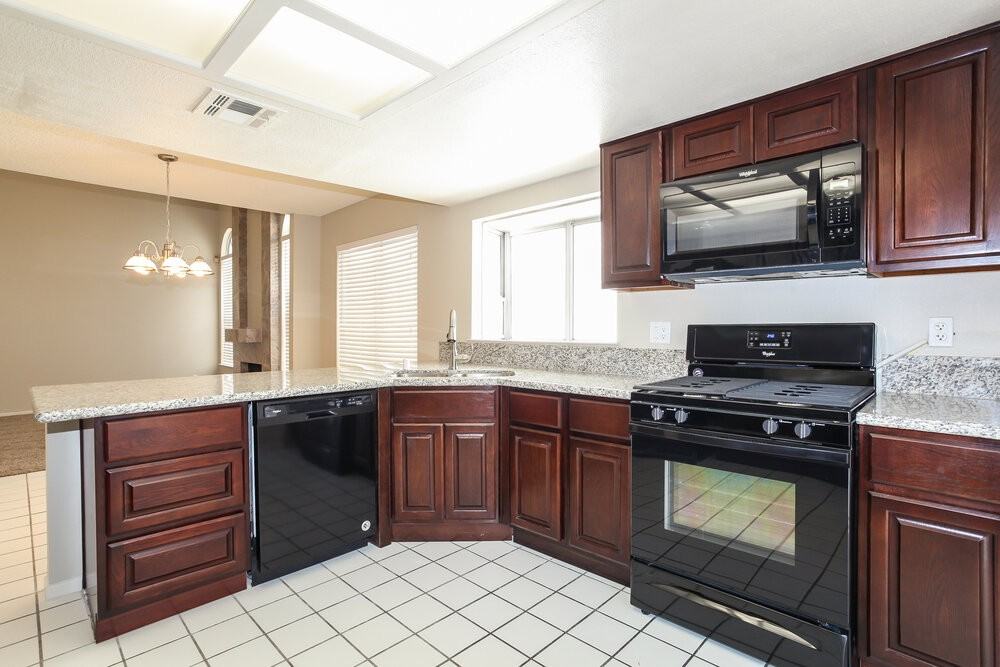 4421 Mcbride Dr - Photo 5 of 19