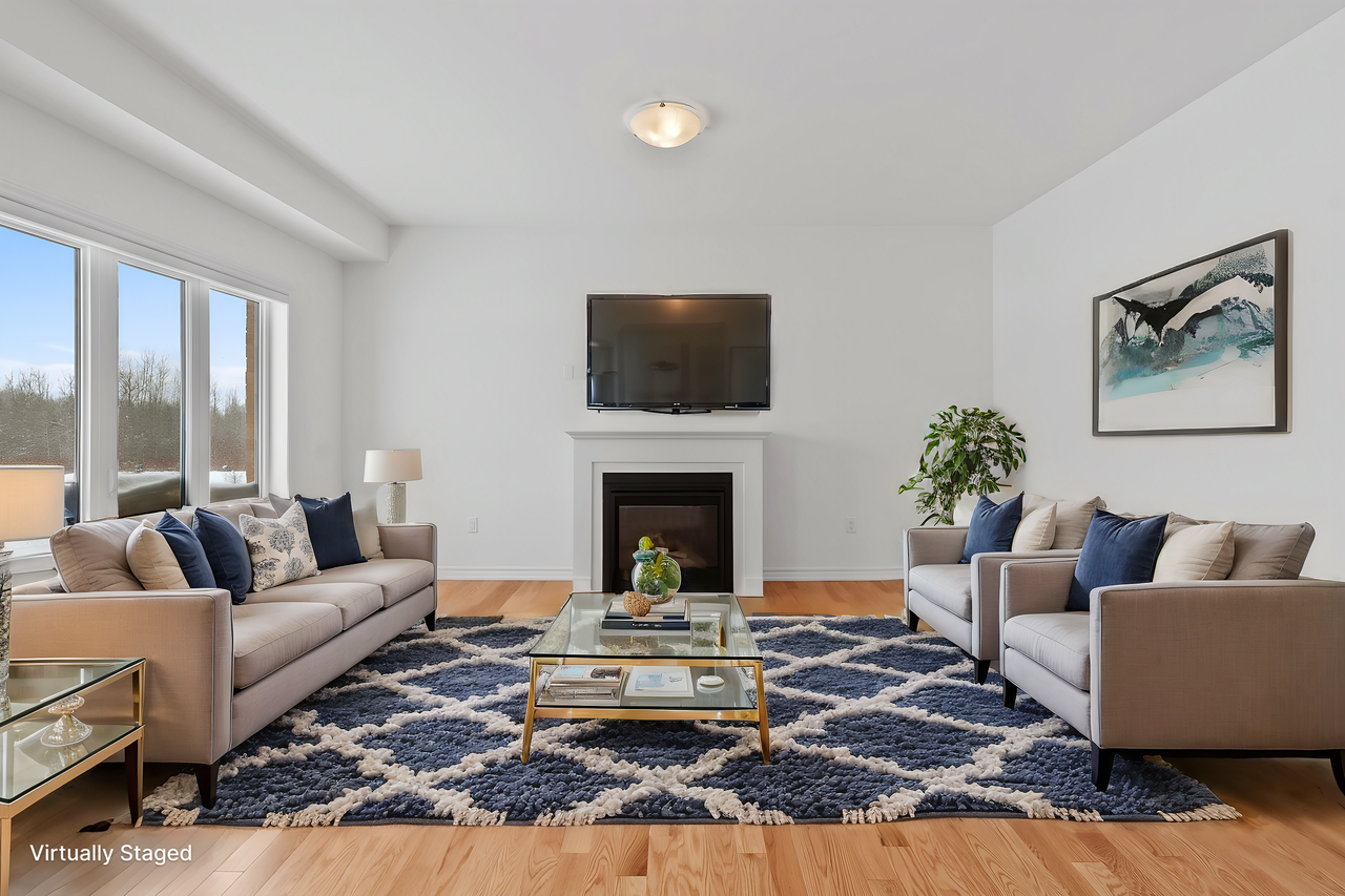 333 Moody St - Photo 2 of 6