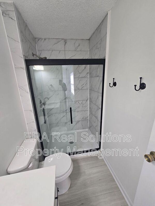 939 Timothy Ct - Photo 2 of 36