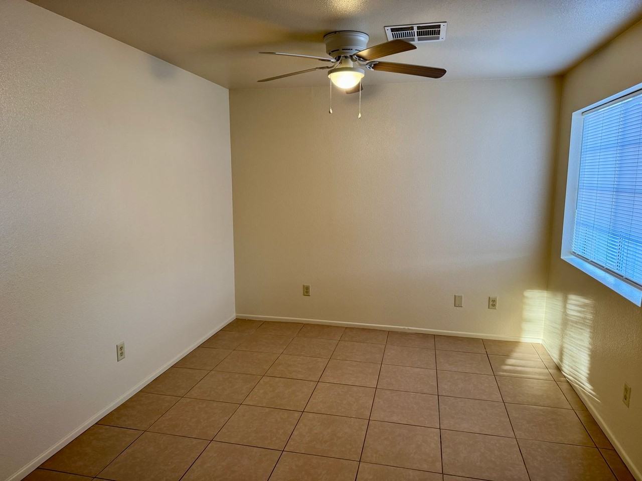 1615 E Liberty St - Photo 2 of 16