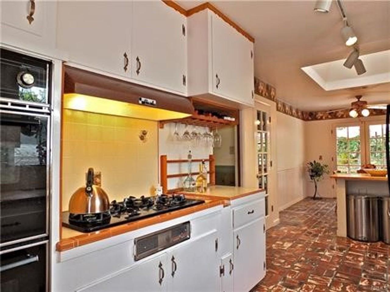 680 N Cambridge St - Photo 7 of 34