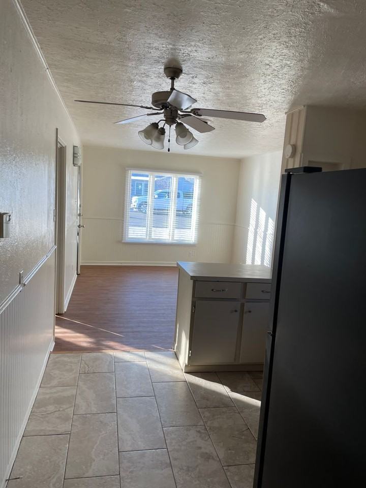 4802 39th St #A - Photo 6 of 18