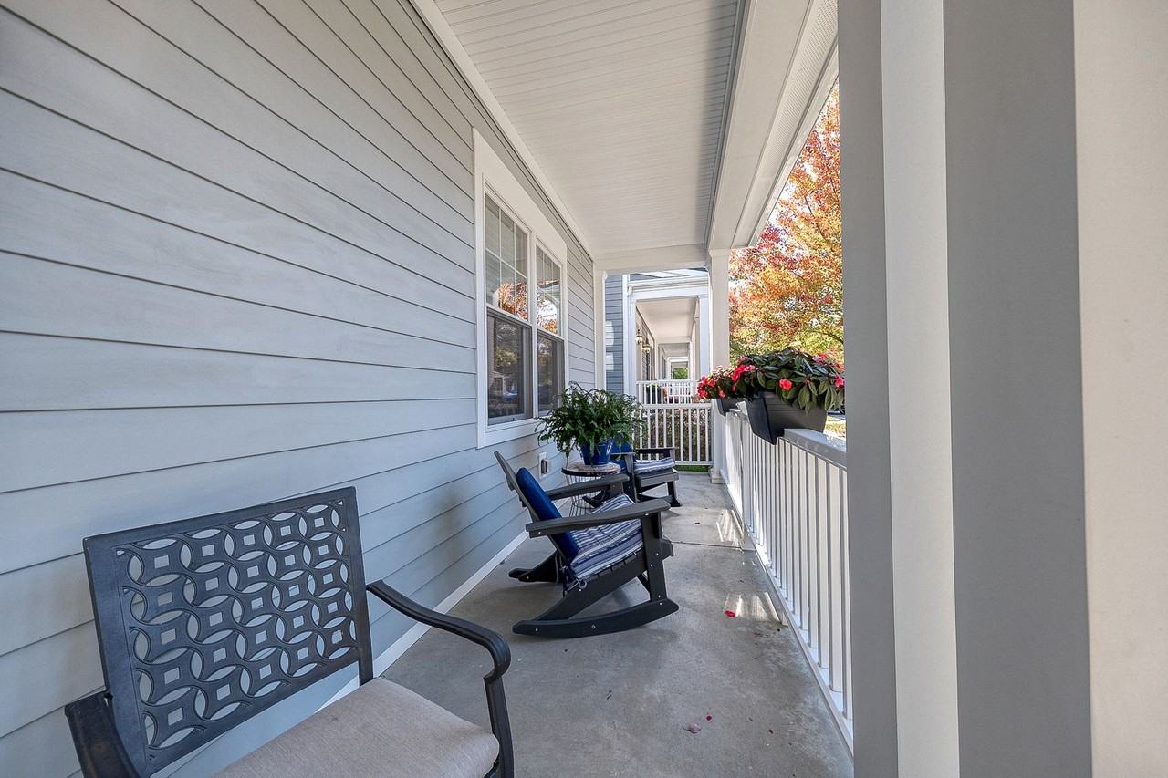 270 1st St - Photo 2 of 17