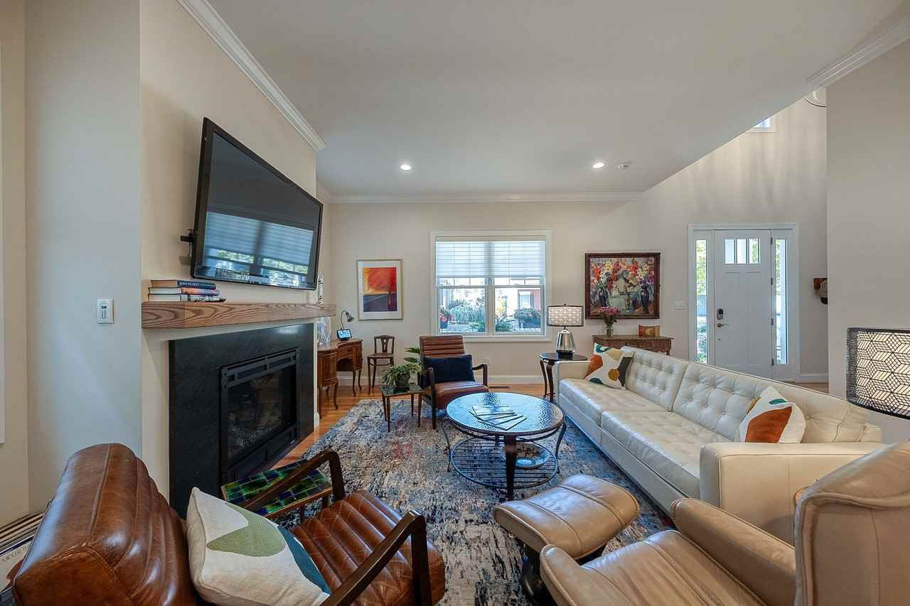 270 1st St - Photo 3 of 17