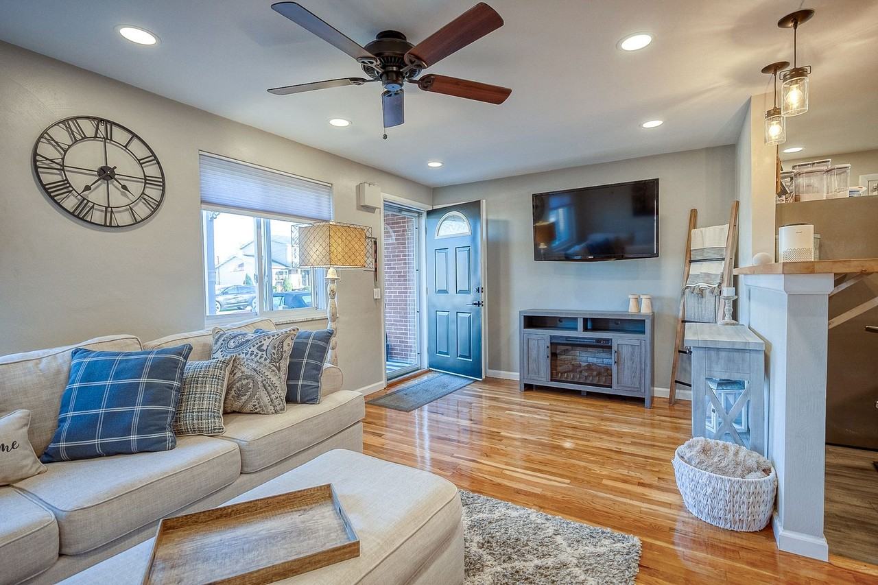 320 N Hamilton Ave - Photo 2 of 12