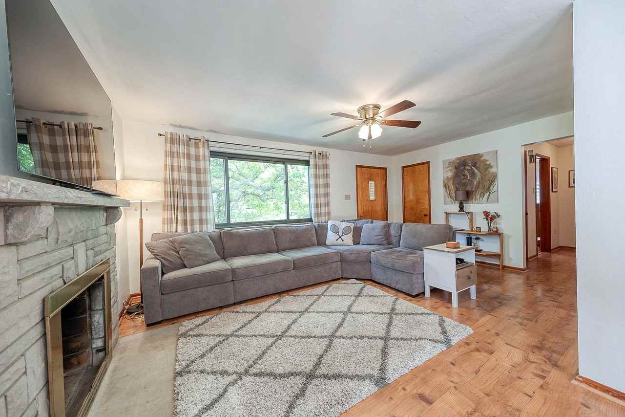 414 College Ave - Photo 2 of 11