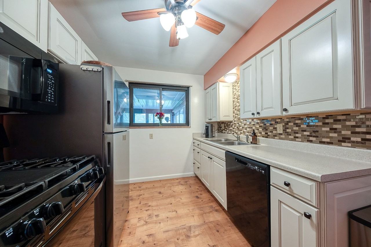 414 College Ave - Photo 3 of 11