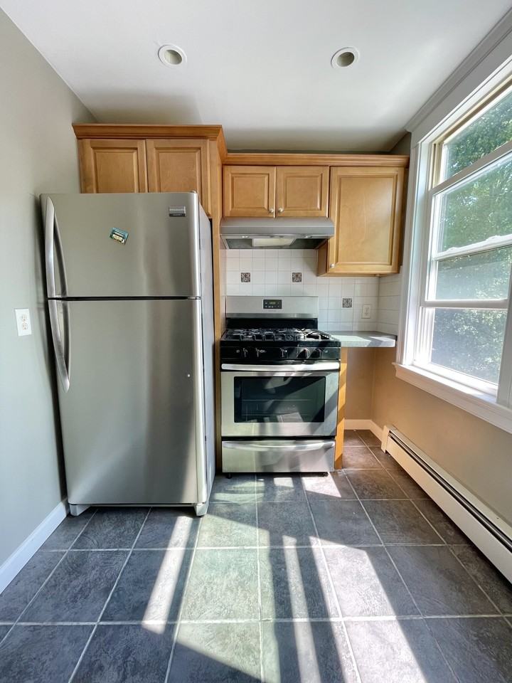 27 Brookview St #3 - Photo 2 of 19