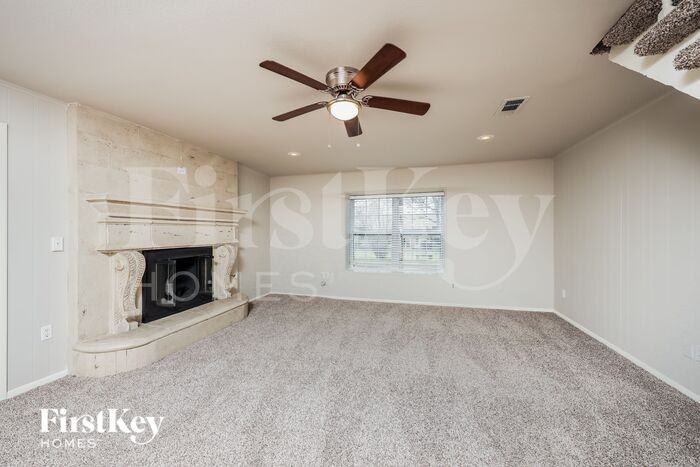 3202 Griffiths Dr - Photo 3 of 16