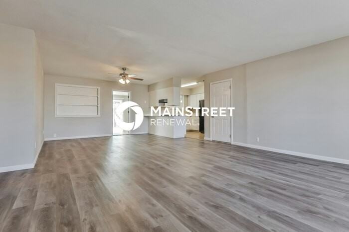 305 W Ivyglen St - Photo 3 of 16