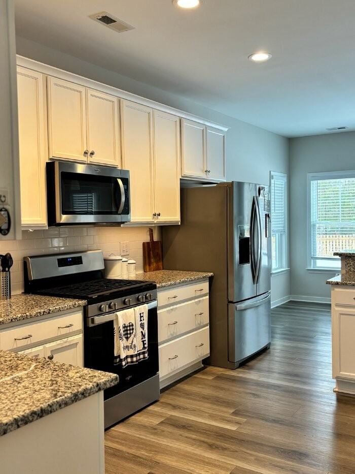 2149 Kennington Pkwy N - Photo 2 of 13