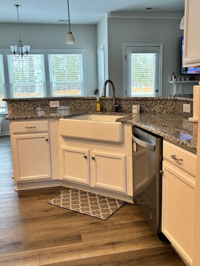 2149 Kennington Pkwy N - Photo 3 of 13