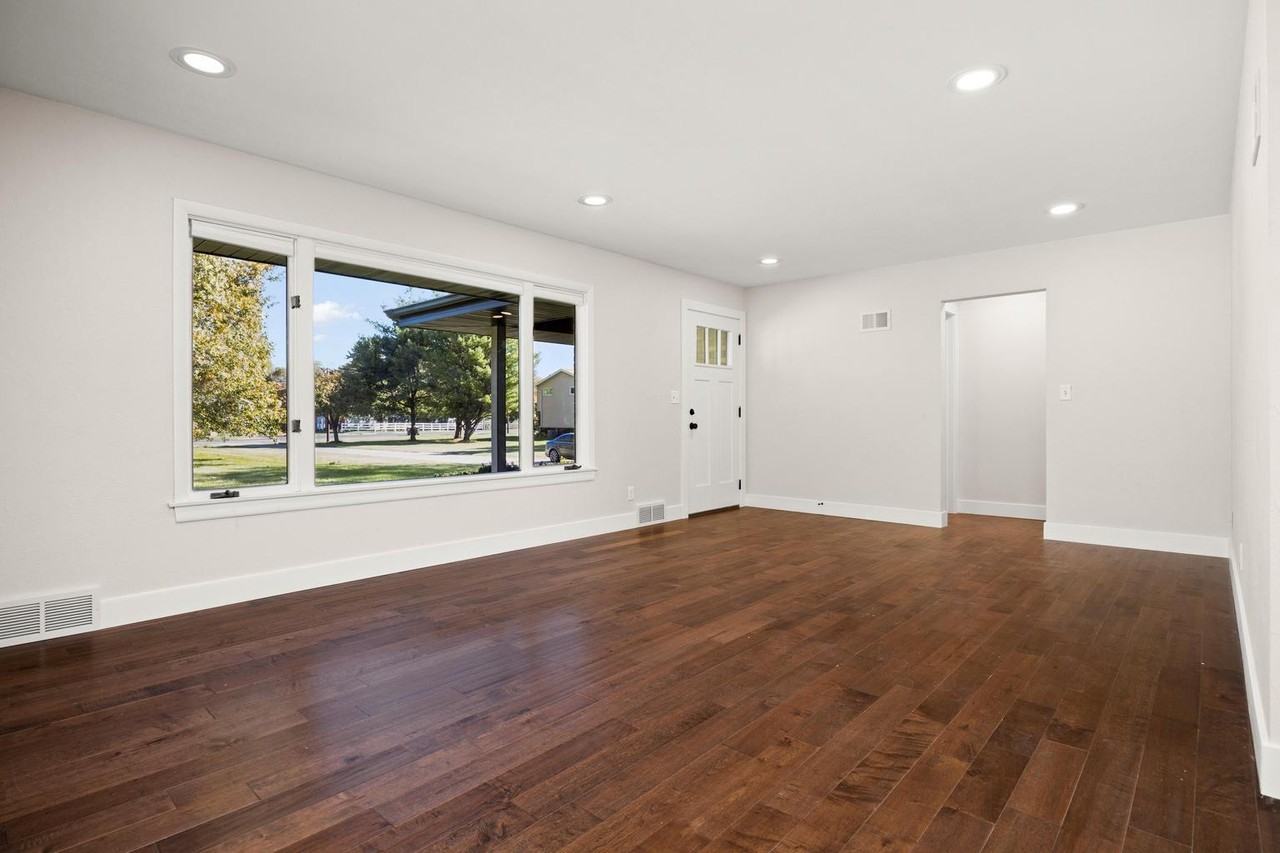 6731 N Mount Hawley Rd #NA - Photo 3 of 32