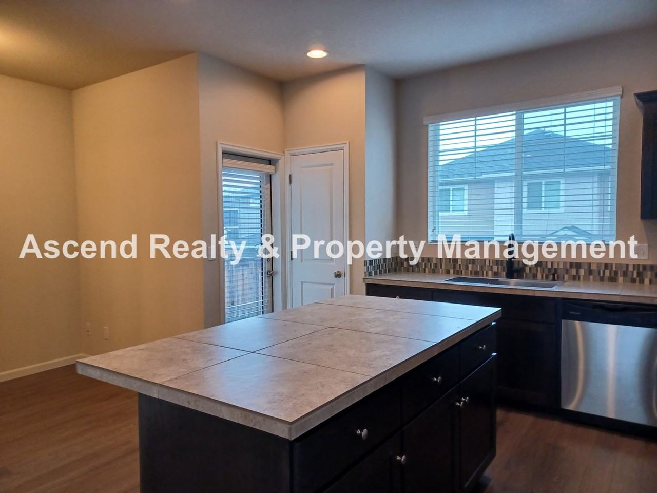 3156 Se Brookwood Ave - Photo 7 of 21